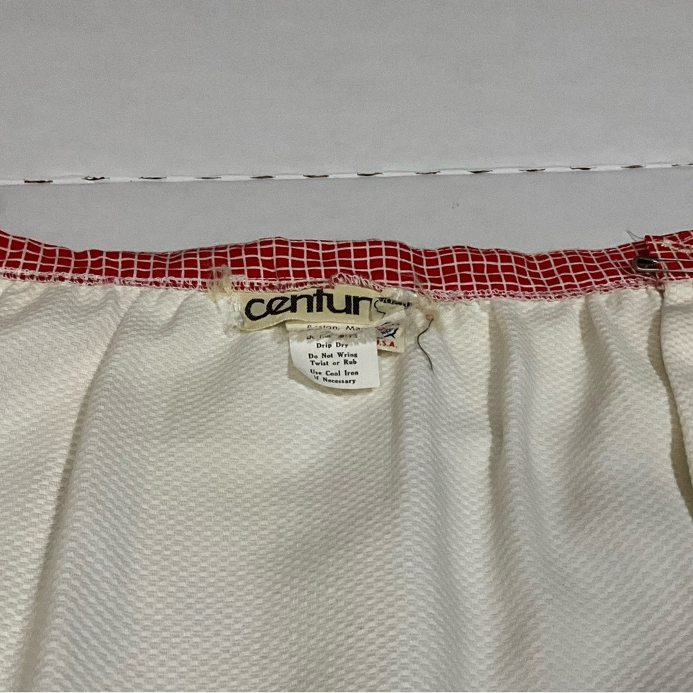 Vintage 60’s Wrap Around Skirt Made by Century Embroidered Strawberries Size S - Picture 6 of 15